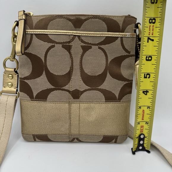 Coach Signature 40758 Swingpack Crossbody Shoulder Handbag Purse - Picture 10 of 13